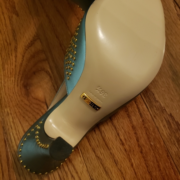 Gucci Exaggerated Point Rhinestone Mules - Picture 11 of 16